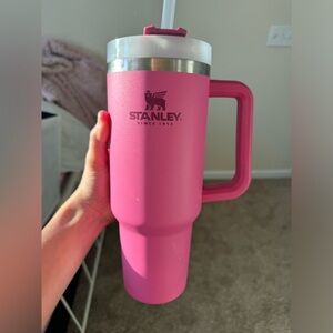 dark pink stanley 40 oz